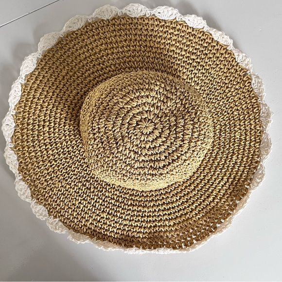 VINEYARD VINES | white scallop edge | Floppy Hat - Picture 4 of 12